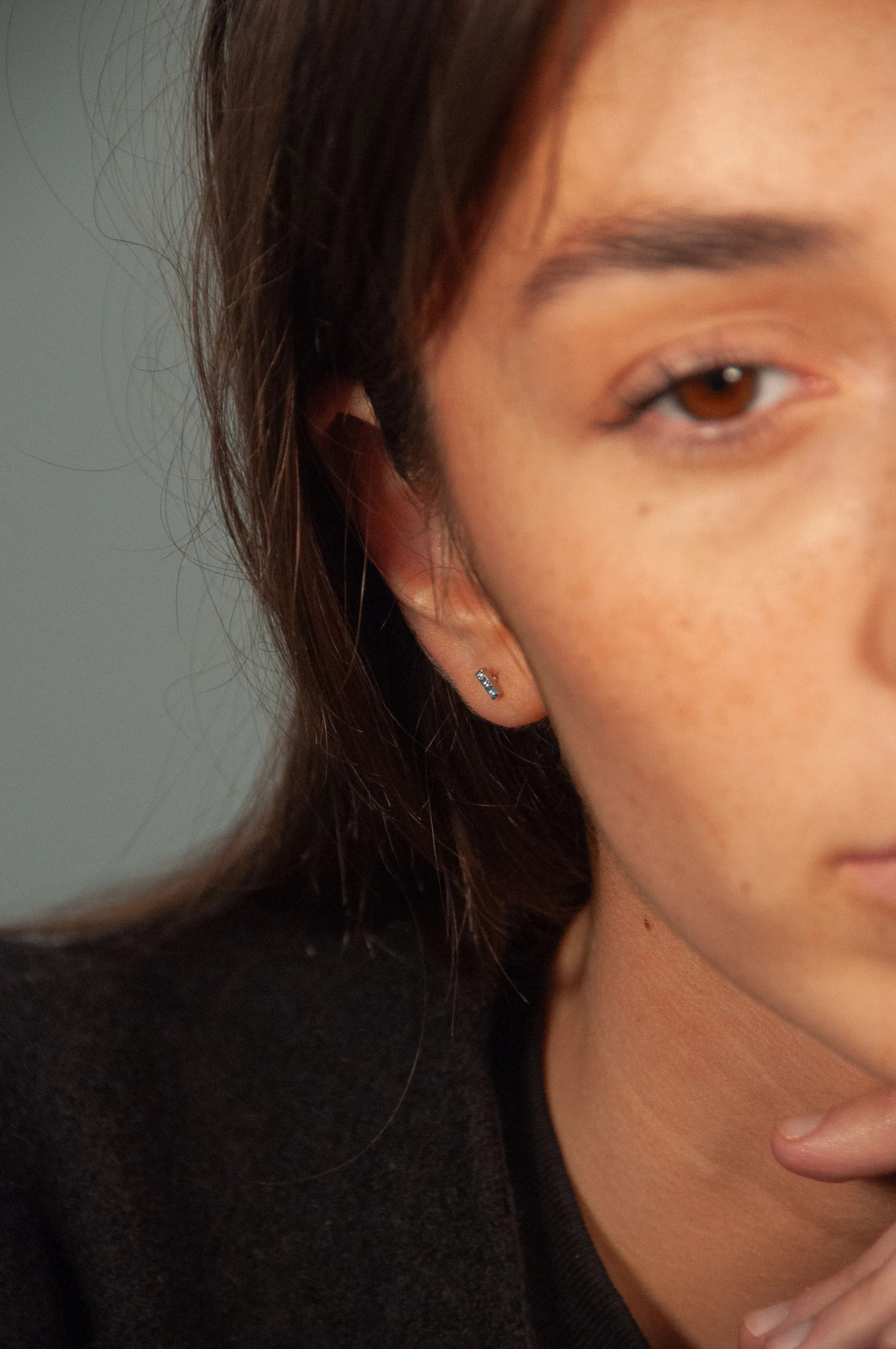 Zircon Bar Earring (Unit)