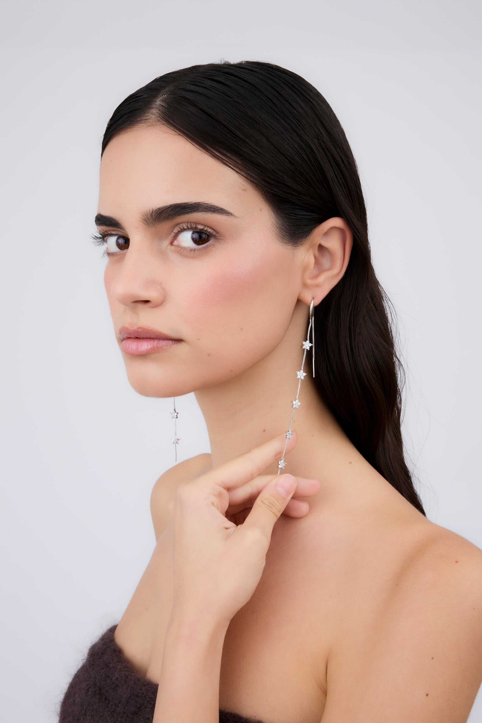 Boucle d'oreille chaîne double fleur (unité)