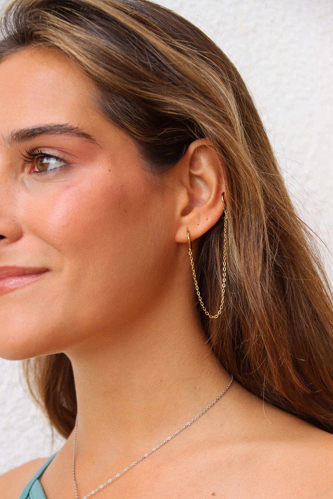 Mini boucle d'oreille chaîne