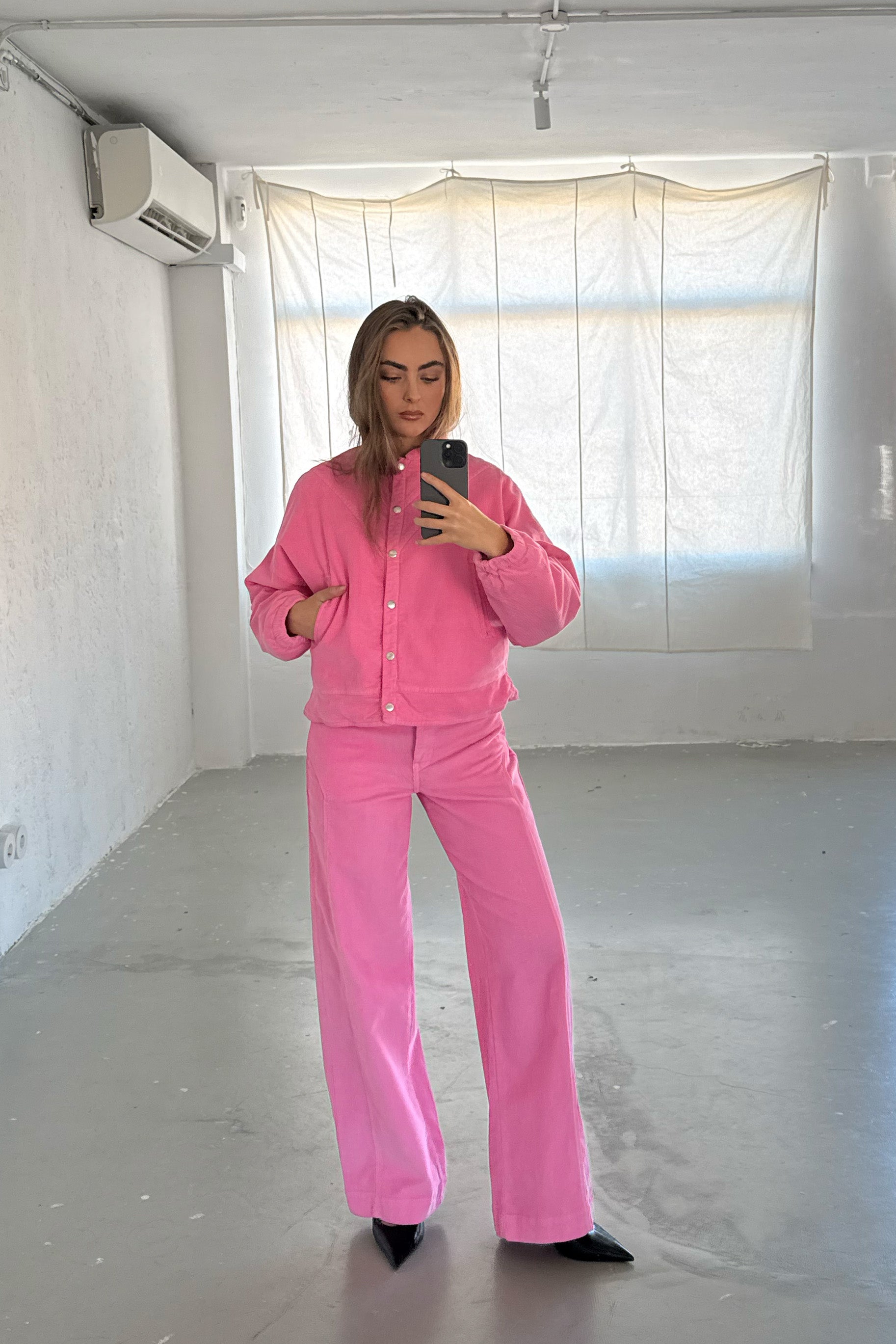 Pantalon droit en velours côtelé rose