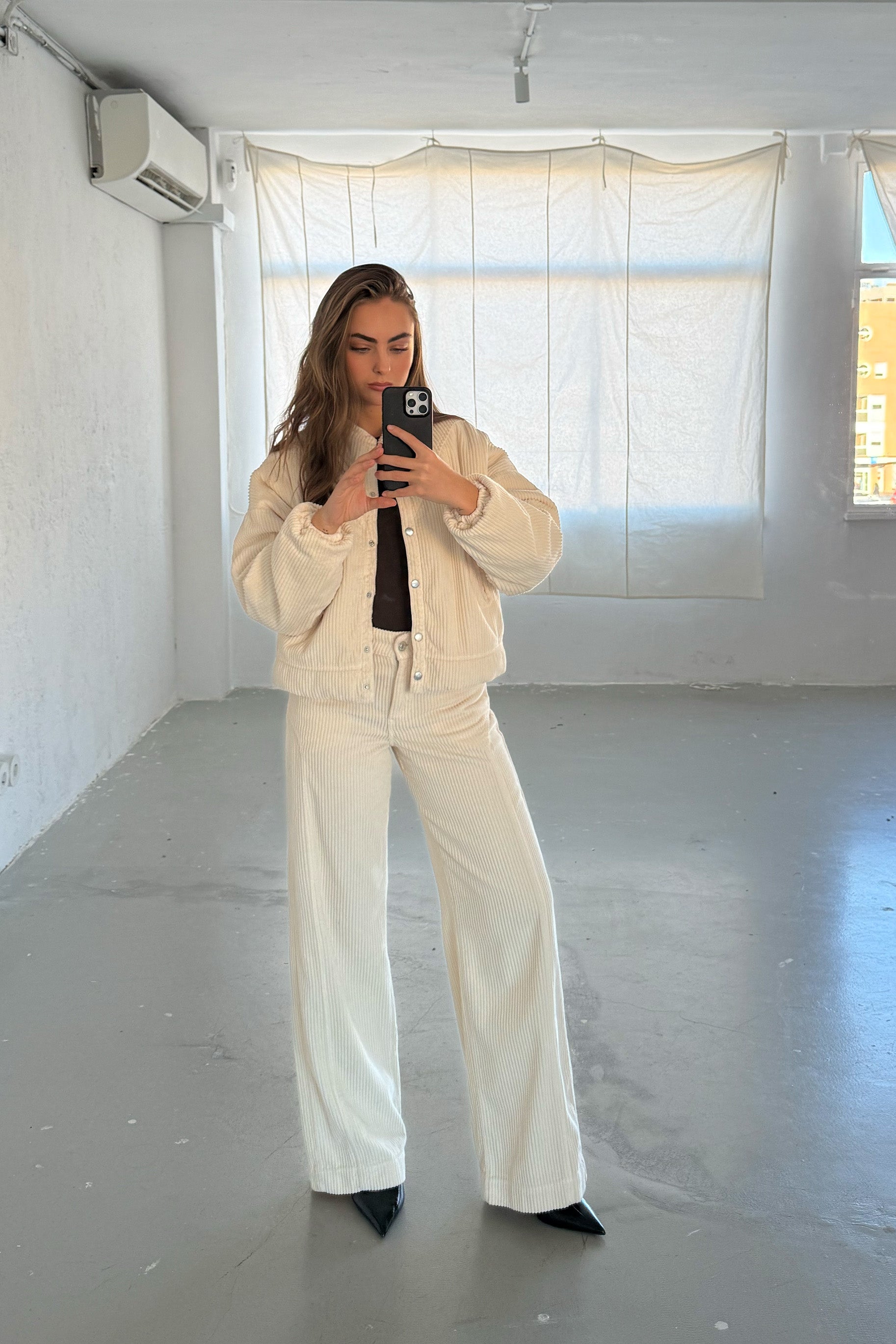 Pantalon droit en velours côtelé brut