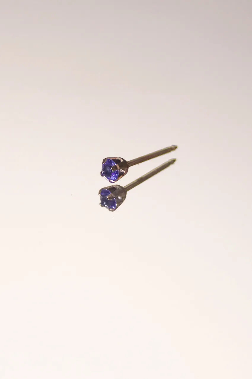 Piercing (piercing exclusively in physical shop)