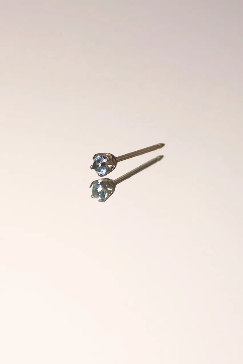 Piercing (piercing exclusively in physical shop)