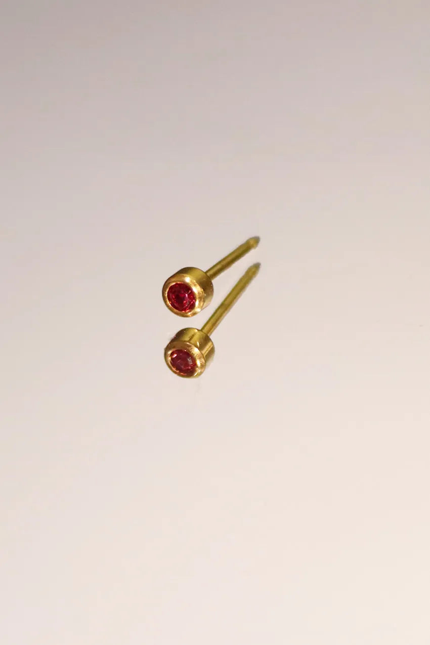 Piercing (piercing exclusively in physical shop)