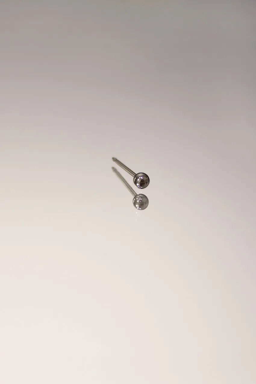 Piercing (piercing exclusively in physical shop)