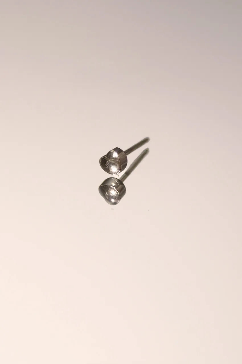 Piercing (piercing exclusively in physical shop)