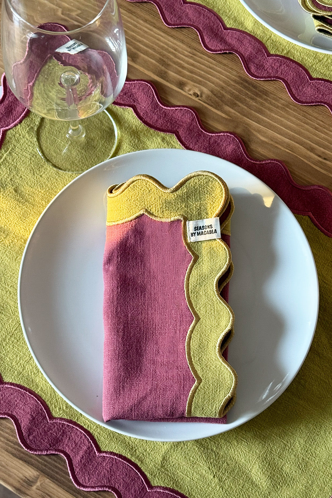Serviette À Vagues De Vin