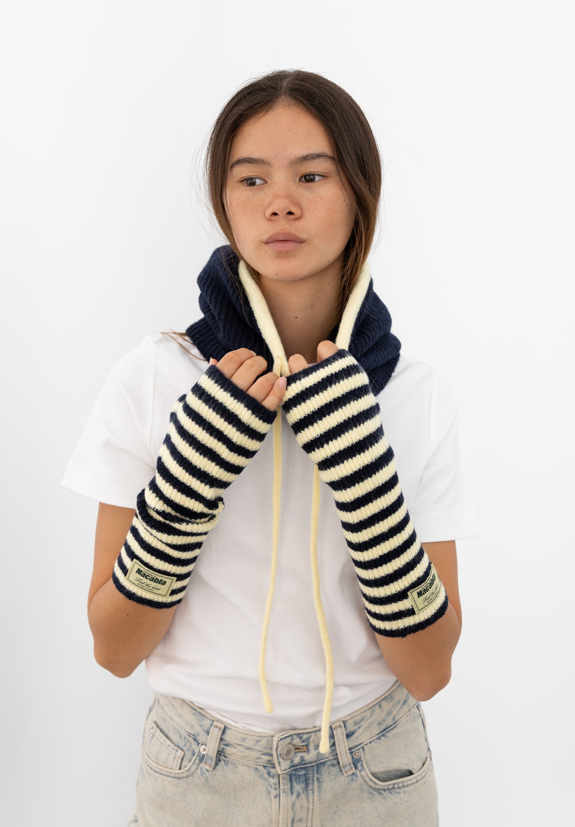 Navy and Butter Mittens