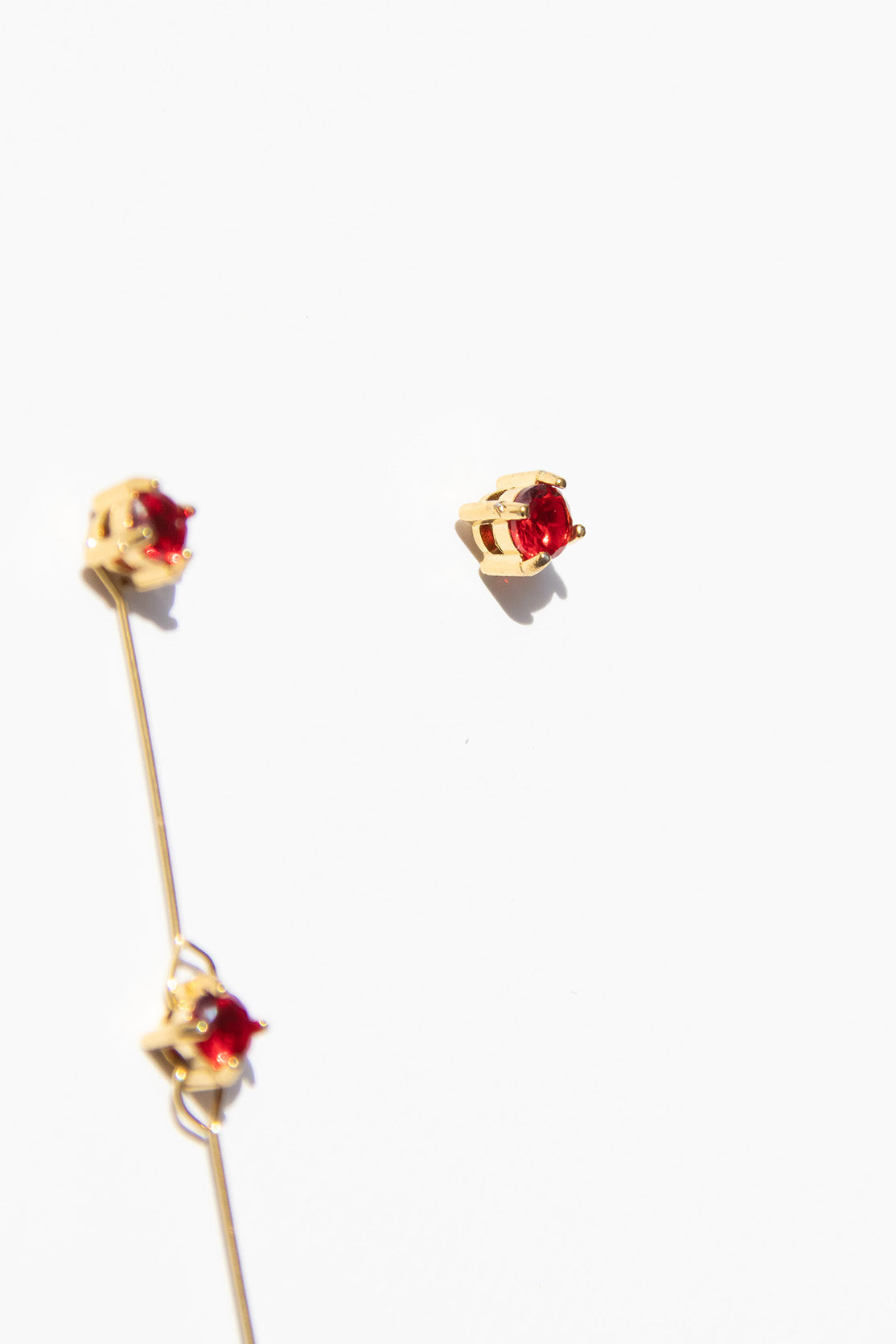 Boucles d'oreilles rouges détachables (paire)