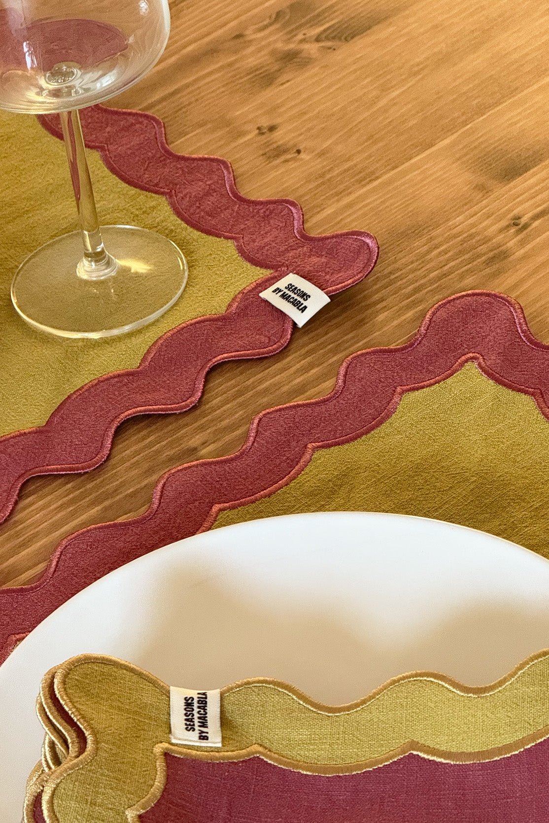 Set De Table Ondulé Pour Le Vin