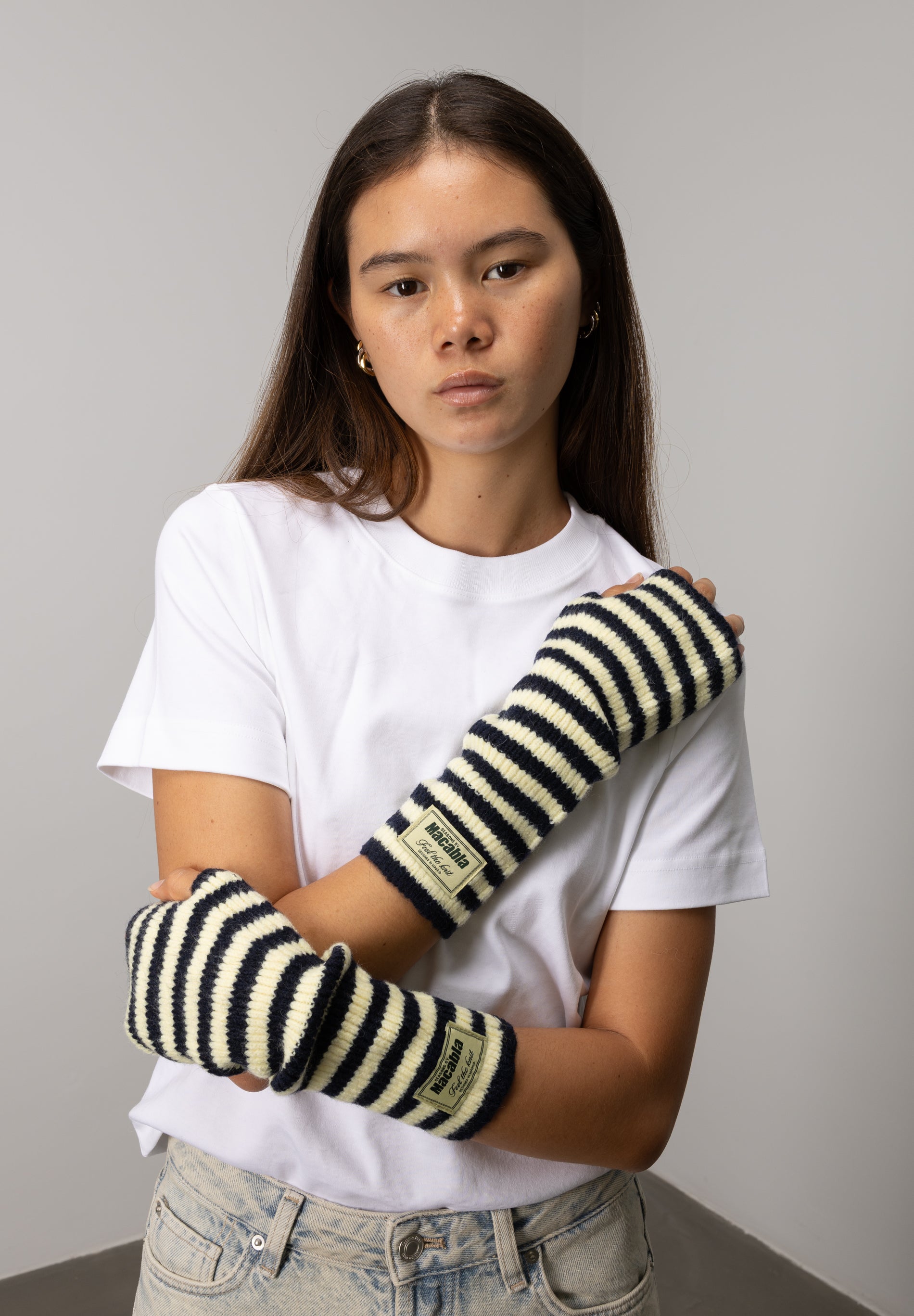 Navy and Butter Mittens
