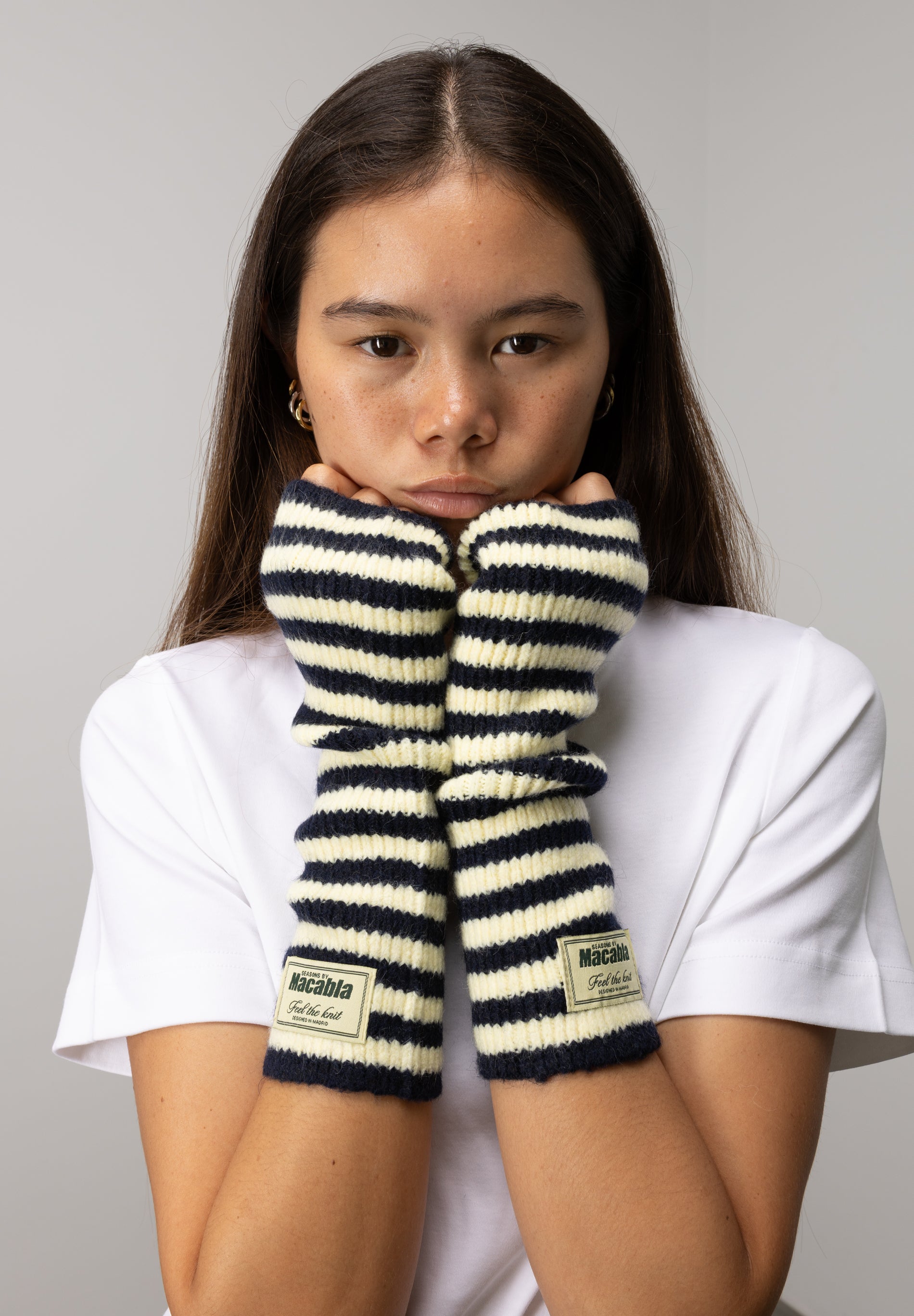 Navy and Butter Mittens
